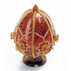 Украшенное пасхальное яйцо из янтаря «Весна»