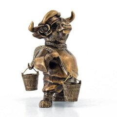Бронзовая статуэтка «Бык с коромыслом» в подарок коллекционеру