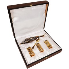 Набор для водки с икорницей «Осётр» и тремя стопками в подарок другу