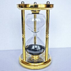 Часы песочные «Чёрный песок» на 15 минут в подарок учителю