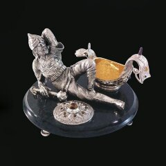 Серебряная икорница «Витязь на привале» на камне нефрит