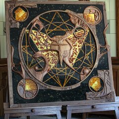 Большое резное панно «Вселенная» из массива дерева и янтаря — Премиум подарки