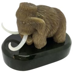 Нефритовая фигурка «Мамонтёнок»