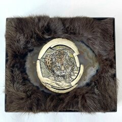 Авторский сувенир «Рысь» из бивня мамонта на срезе агата