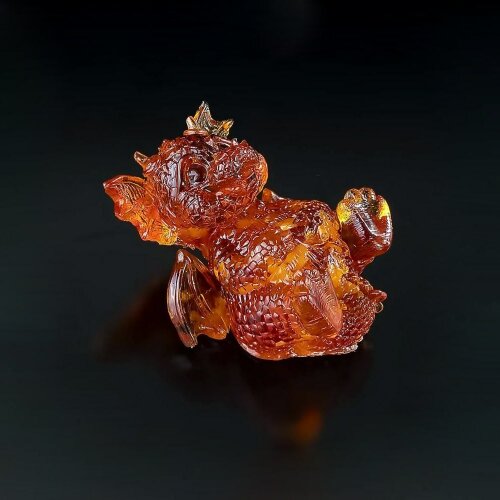 Подарочная фигурка из янтаря «Дракончик» — как символ нового 2024 года