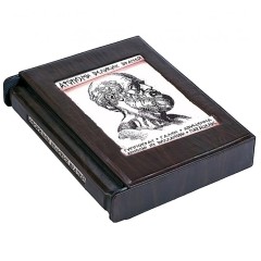 Иллюстрированная книга «Афоризмы великих врачей» в кожаном футляре