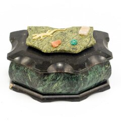 Сувенирная шкатулка из змеевика «Хозяйка медной горы» для украшений