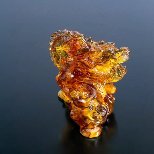 Подарочная фигурка из янтаря «Китайский дракон» — как символ нового 2024 года