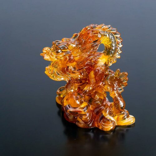 Подарочная фигурка из янтаря «Китайский дракон» — как символ нового 2024 года