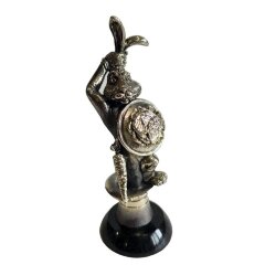 Бронзовая статуэтка «Кролик фокусник» в подарок коллекционеру