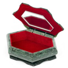 Подарочная шкатулка из змеевика «Хозяйка медной горы» для украшений