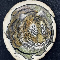 Оригинальная картина ручной работы «Сибирский тигр» на бивне мамонта