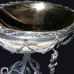 Серебряная икорница «GALIOTIS» из морской раковины с ладьёй