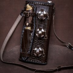 Кожаная фляжка «Двушка» с охотничьим ножом и стопками