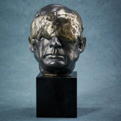 Авторская статуэтка из бронзы «Наблюдатель» в подарок руководителю