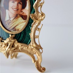 Малахитовая фоторамка «HOME» в художественном багете