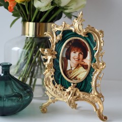 Малахитовая фоторамка «HOME» в художественном багете