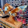 Интерьерная композиция с часами «Стражи времени» — украшенные ножи на подставке из дерева ценных пород