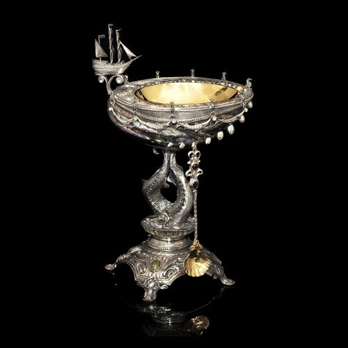 Серебряная икорница «Галиотис» из морской раковины с фрегатом