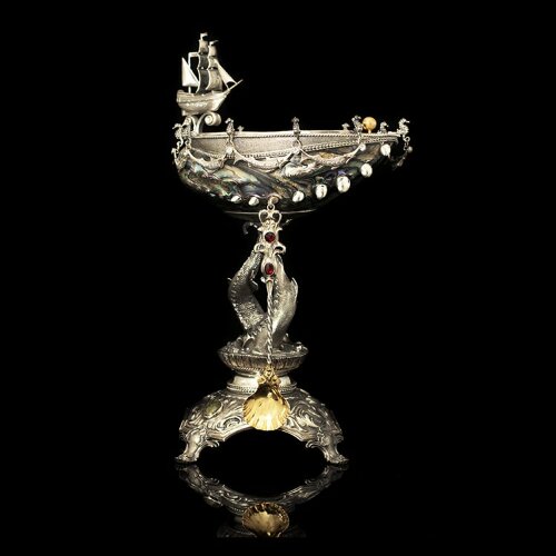 Серебряная икорница «Галиотис» из морской раковины с фрегатом