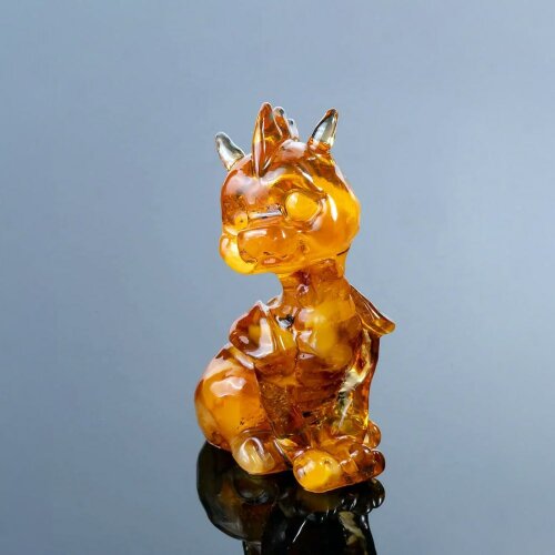 Подарочная фигурка из янтаря «Дракоша» — как символ нового 2024 года
