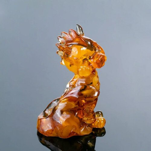 Подарочная фигурка из янтаря «Дракоша» — как символ нового 2024 года