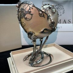 Серебряная ваза ручной работы «Ренессанс» в подарок девушке