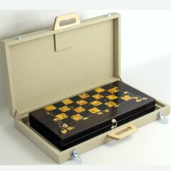 Подарочные шахматы «Флора» из морёного дуба и янтаря