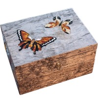 Подарочная шкатулка «Бабочки» из карельской берёзы и янтаря
