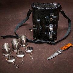 Кожаная фляжка «Рыбак» со складным ножом и стопками