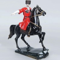 Сувенирная фигурка «Кубанский казак на чёрном коне» из искусственного камня