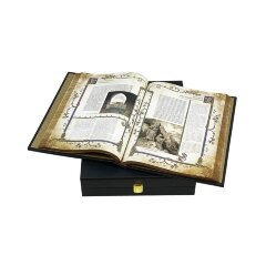 Подарочная книга «История крестовых походов» в кожаном футляре