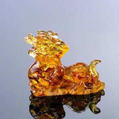 Миниатюрная фигурка из янтаря «Китайский дракон» — как символ нового 2024 года