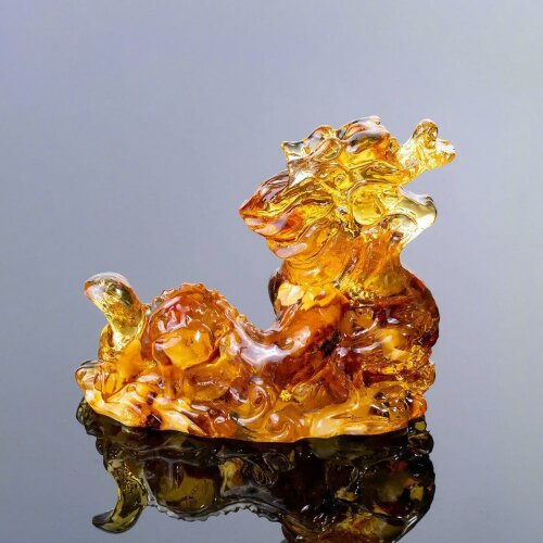 Миниатюрная фигурка из янтаря «Китайский дракон» — как символ нового 2024 года