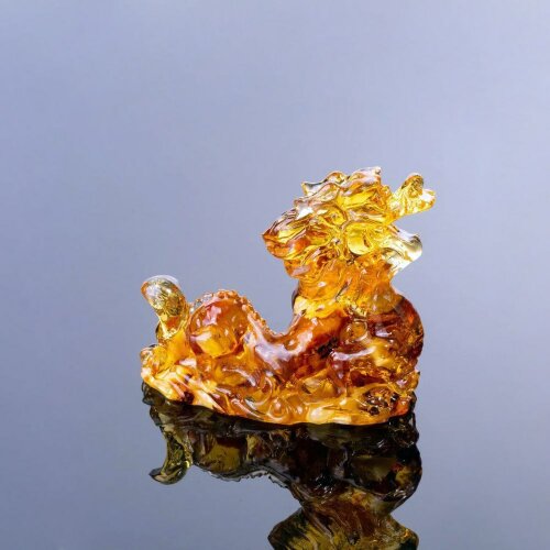 Миниатюрная фигурка из янтаря «Китайский дракон» — как символ нового 2024 года