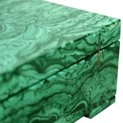 Изысканная малахитовая шкатулка «Хозяйка медной горы» с зелёным бархатом