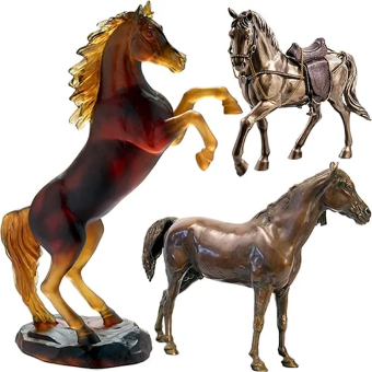 Фигурки лошадей